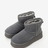 Women's leather boots with insulation