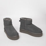 Women's leather boots with insulation