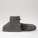 Women's leather boots with insulation