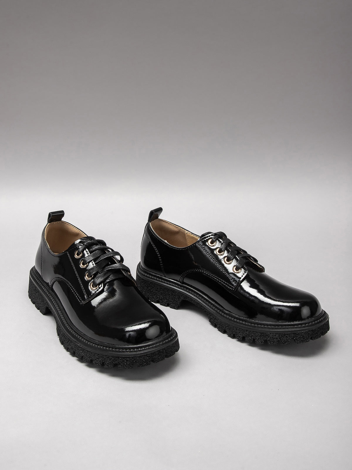 Women's leather shoes