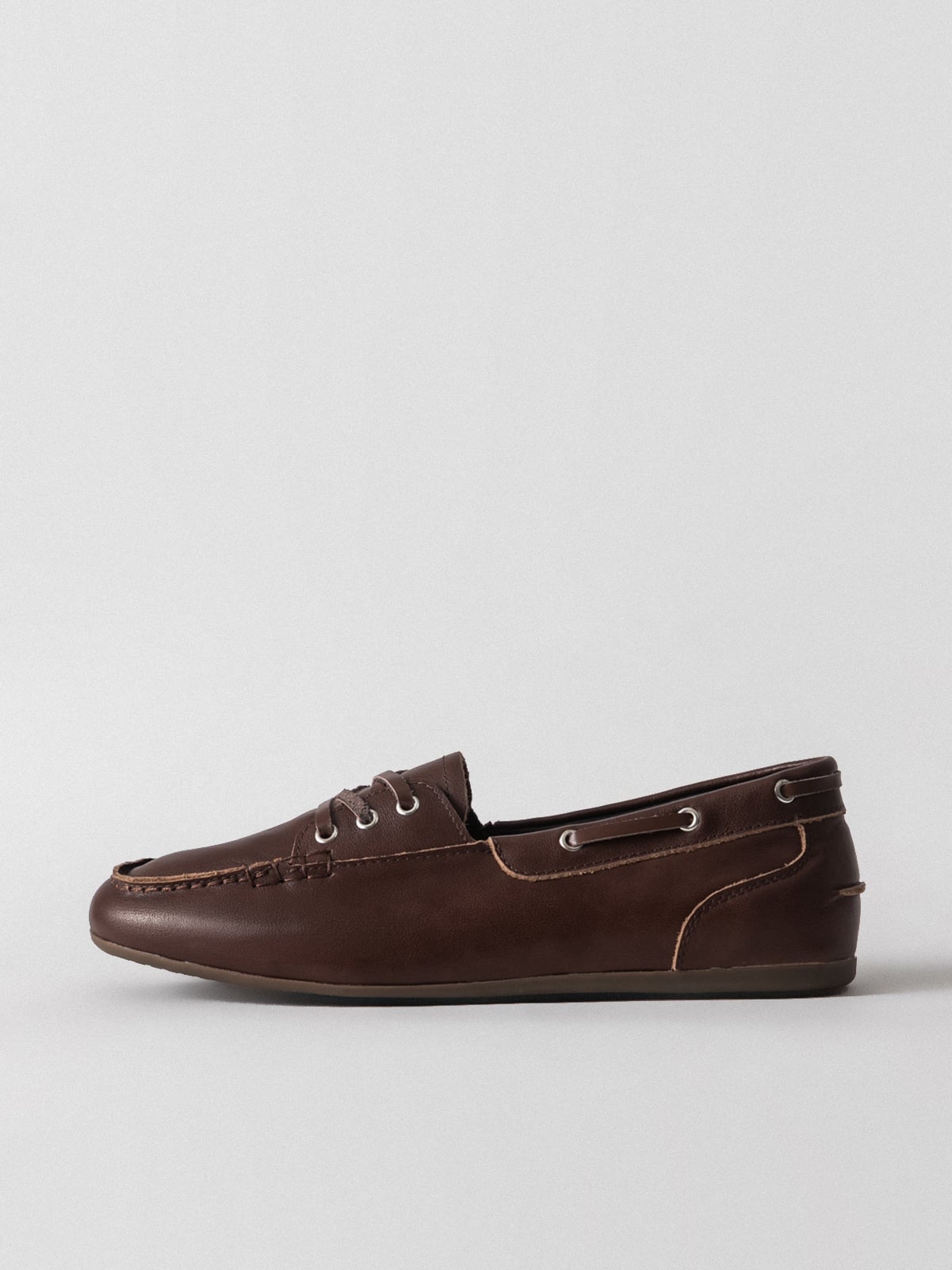 Women's leather shoes