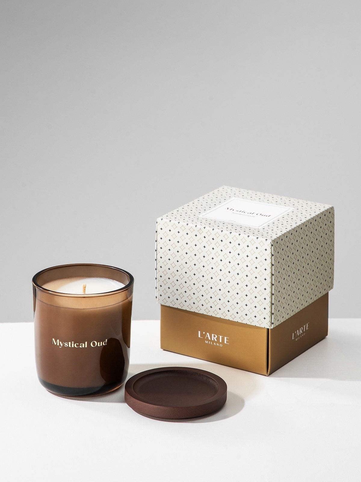 Scented soy wax candle "Mystical oud" 220 g
