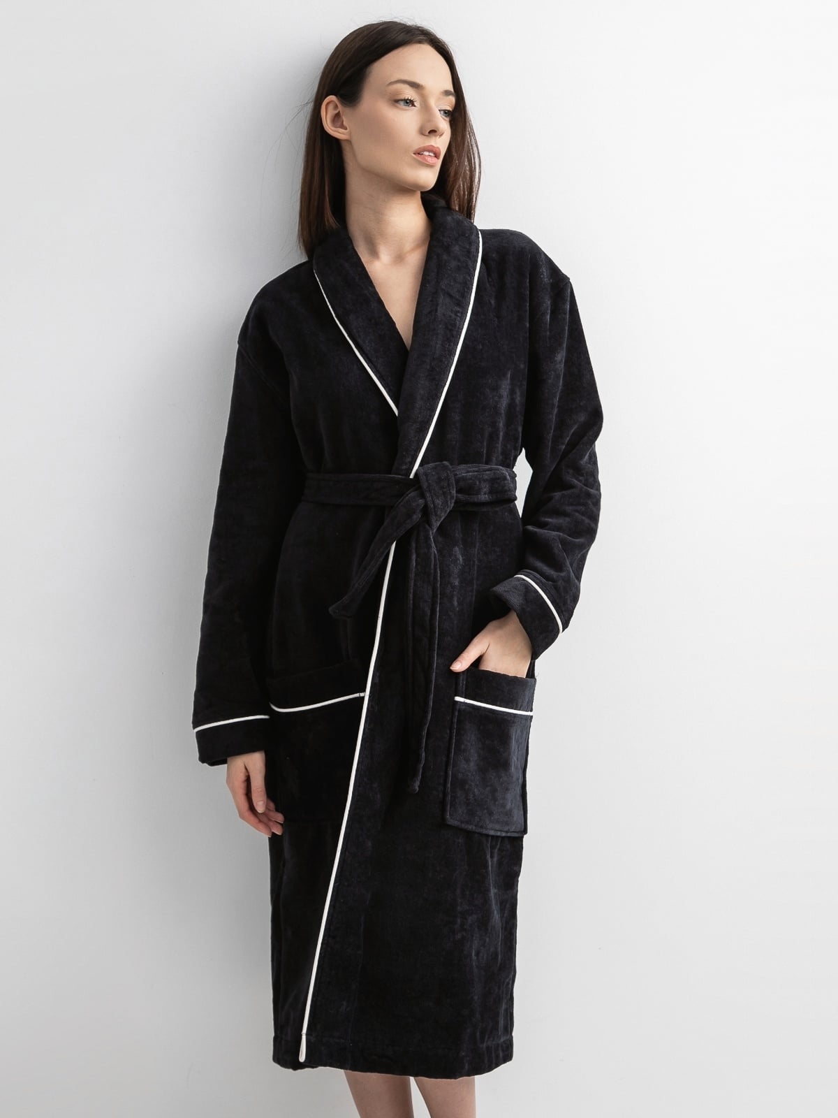 Shawl-collar velour dressing gown
