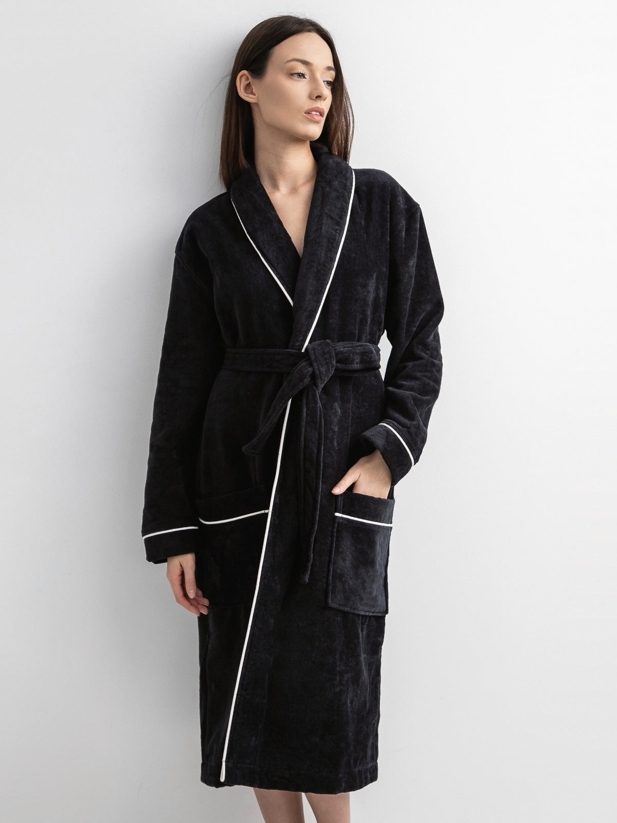 Shawl-collar velour dressing gown