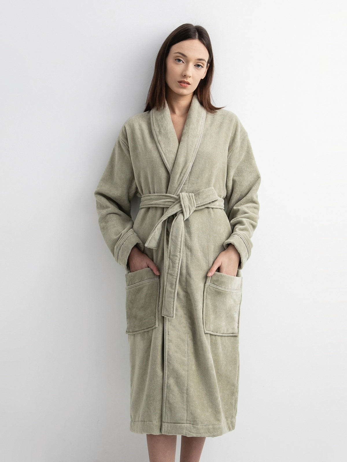 Shawl-collar velour dressing gown