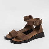 Women's leather slippers