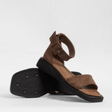 Women's leather slippers