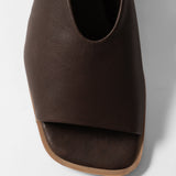 Women's leather slippers