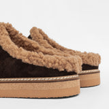 Women’s leather outdoor slippers with insulation