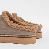 Women’s leather outdoor slippers with insulation