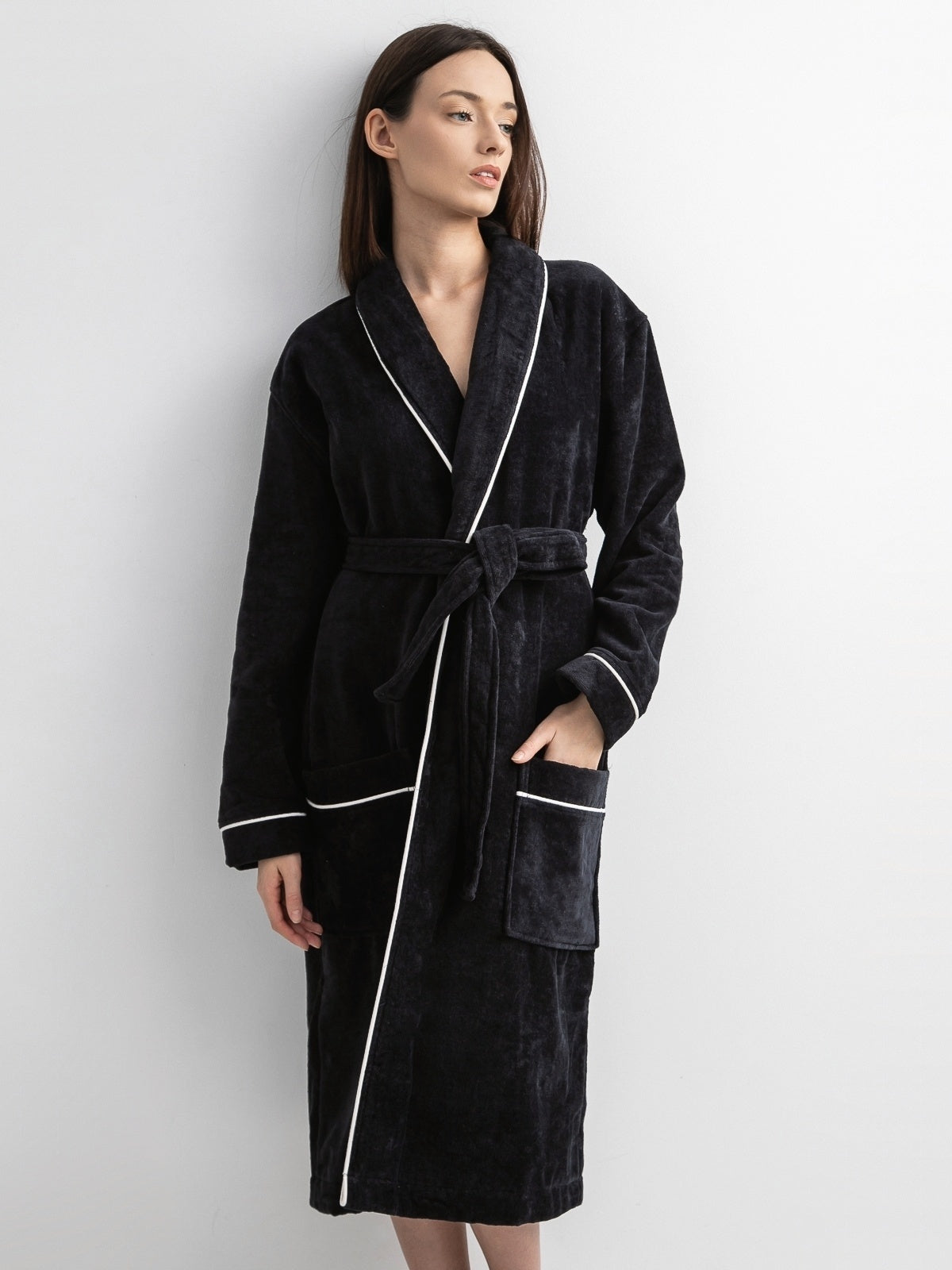 Set: velour shawl-collared dressing gown and cotton towels (3 VNT, 30x50, 50x90, 70x140)