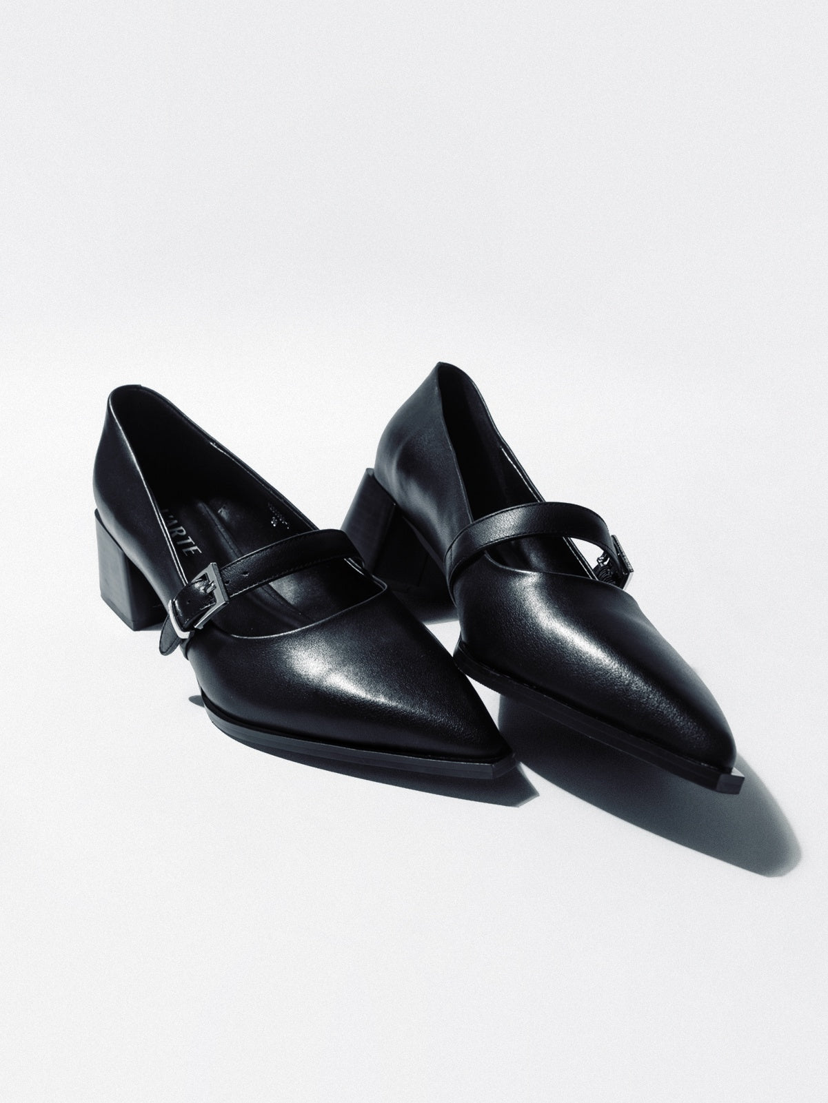 Women's leather shoes