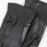 Women's leather gloves