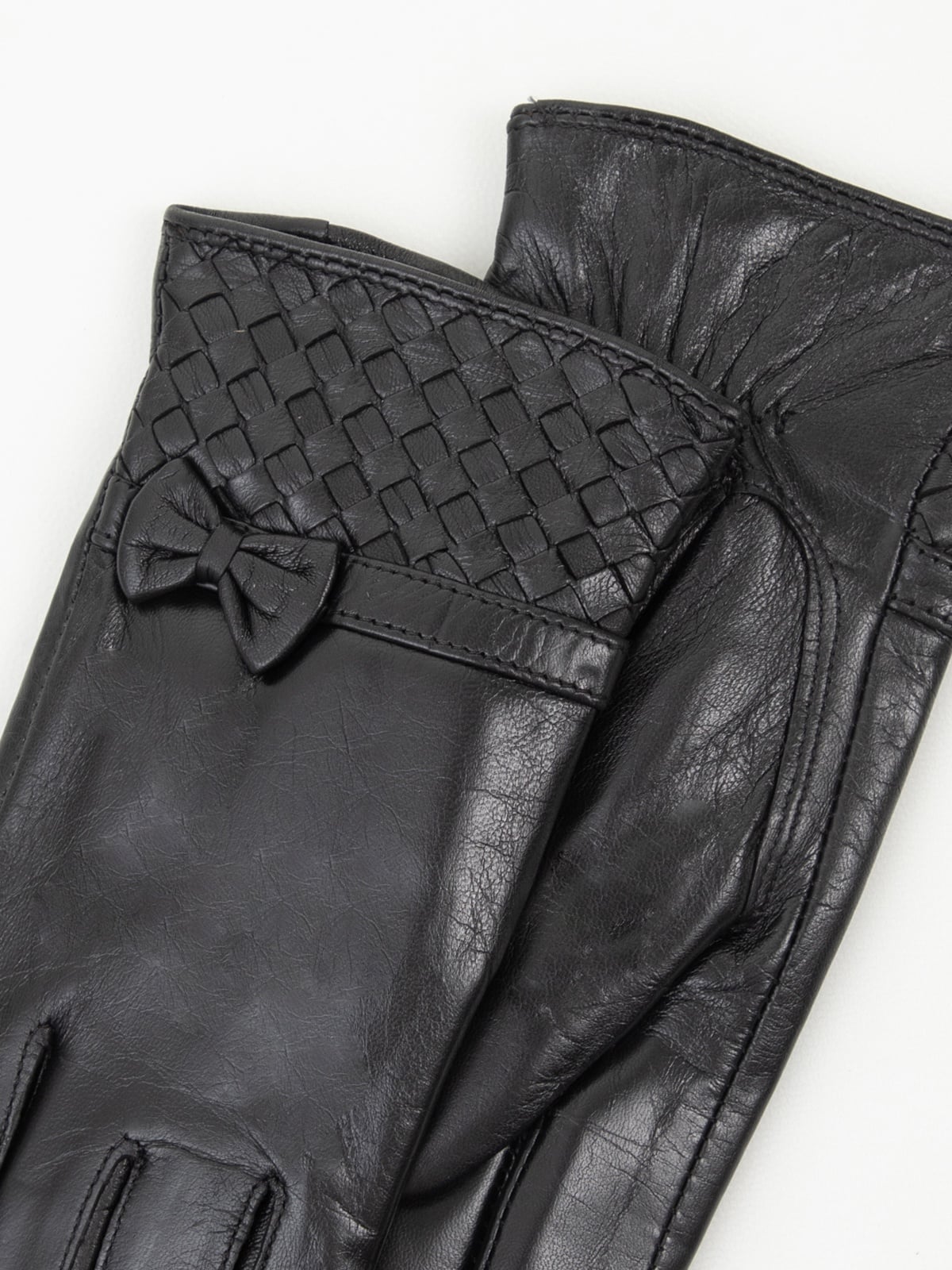 Women's leather gloves