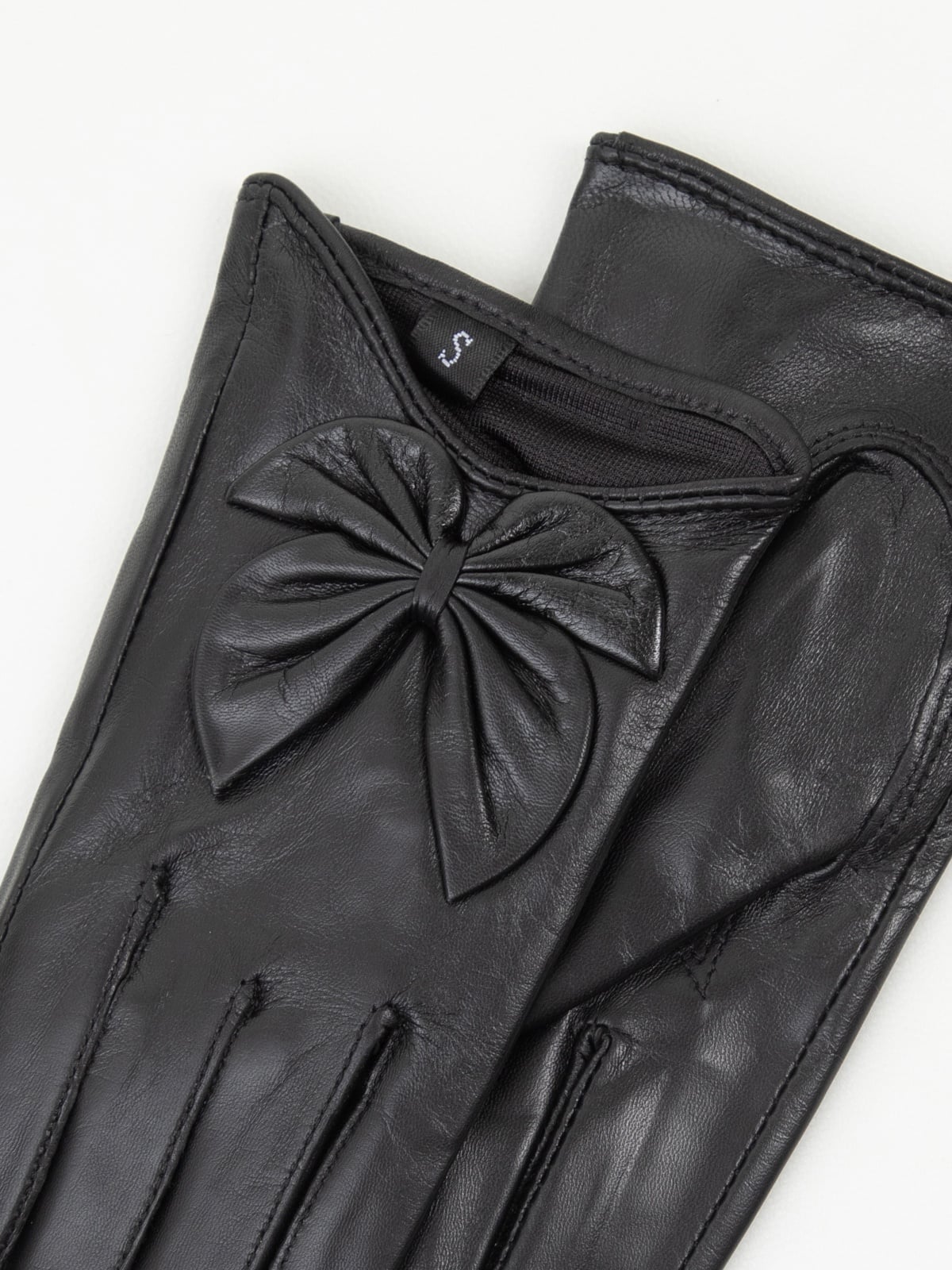 Women's leather gloves