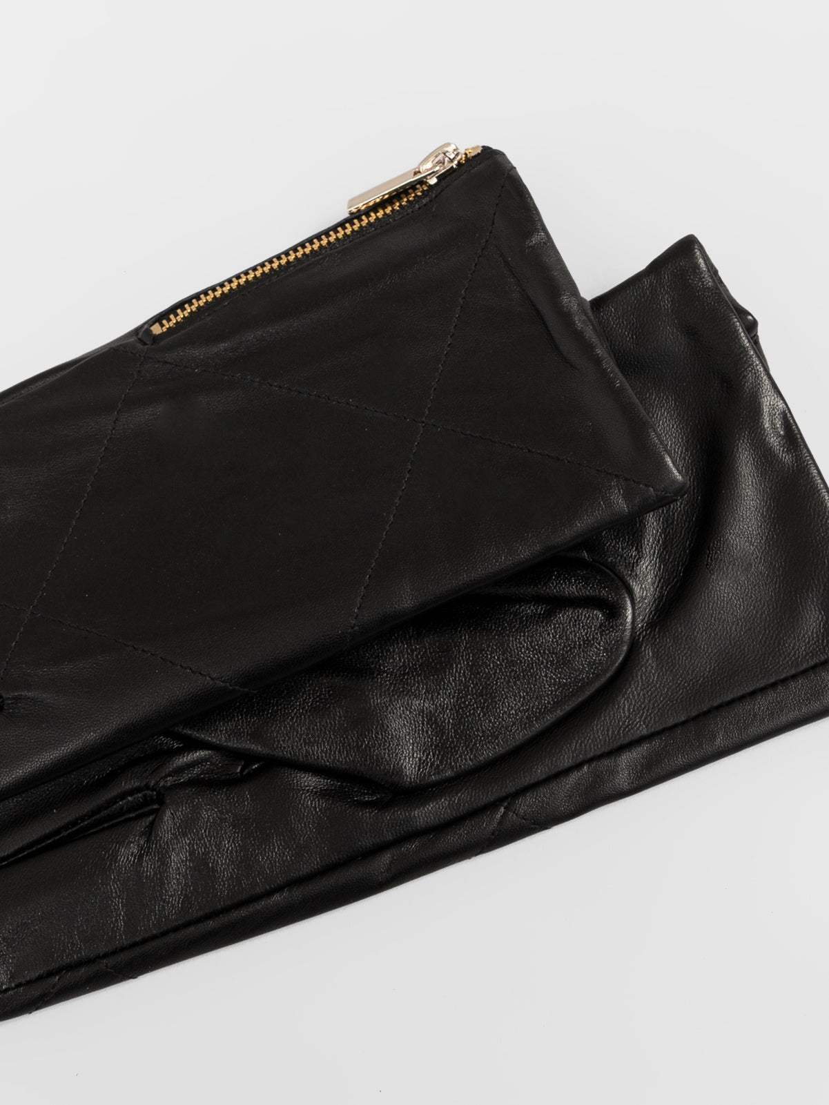 Women's leather gloves